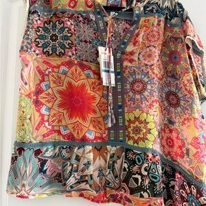 Beautiful Johnny Was Kaleida Paise Vibrant Floral Patchwork V-Neck Women’s Top